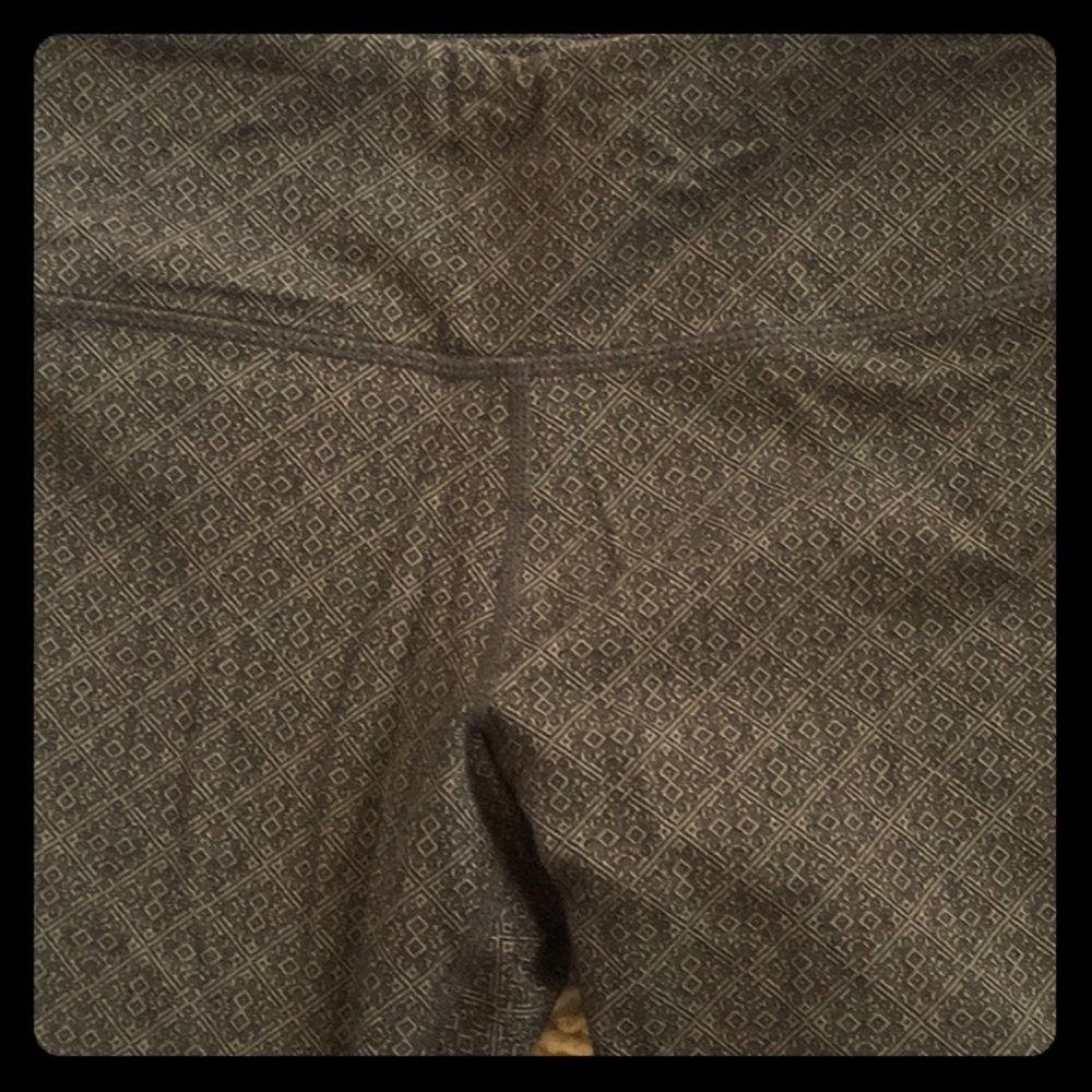 Glyder yoga leggings.